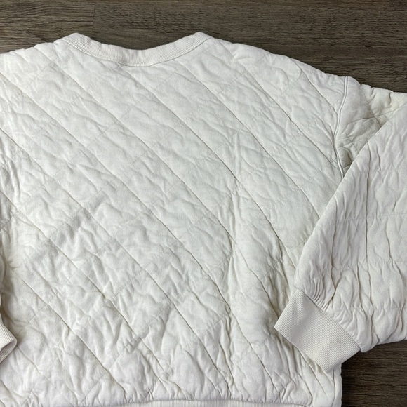Universal Thread Women’s Cream Quilted Pullover Sweatshirt, size small - Picture 9 of 9